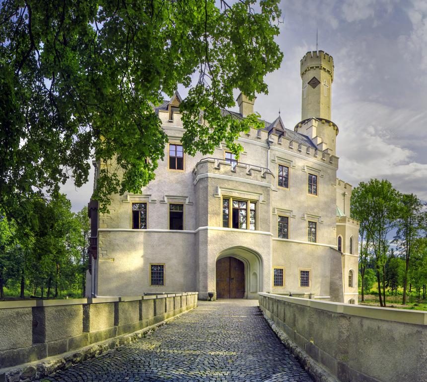 Zamek Karpniki Schloss Fischbach Ломница Екстериор снимка