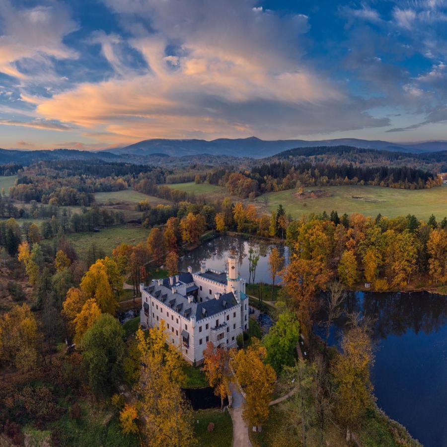 Zamek Karpniki Schloss Fischbach Ломница Екстериор снимка